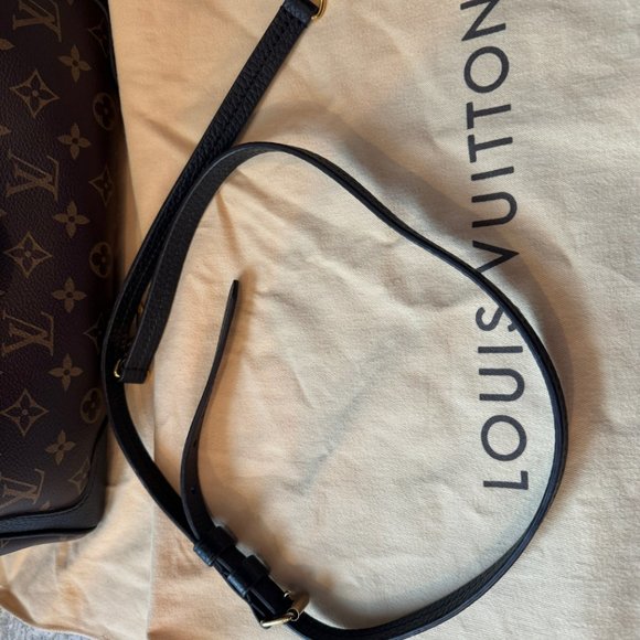 LOUIS VUITTON Monogram Retiro NM Noir Purse - Picture 5 of 10